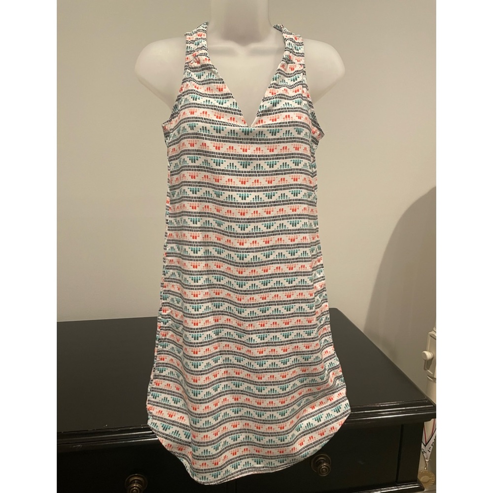 Old Navy V Neck Shift with Keyhole Back